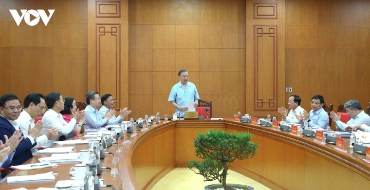top vietnamese leader calls for concentrating resources on growth poles picture 2