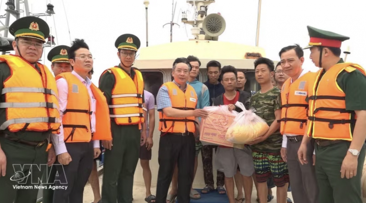 hai phong offers humanitarian assistance to foreign citizens rescued at sea picture 1