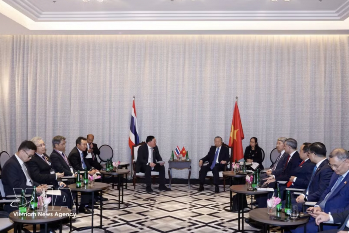 top leader urges thai corporations to expand high-quality investment in vietnam picture 1