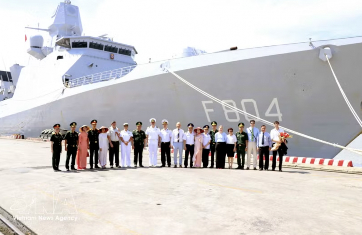 ship of royal netherlands navy makes port call in hai phong picture 1
