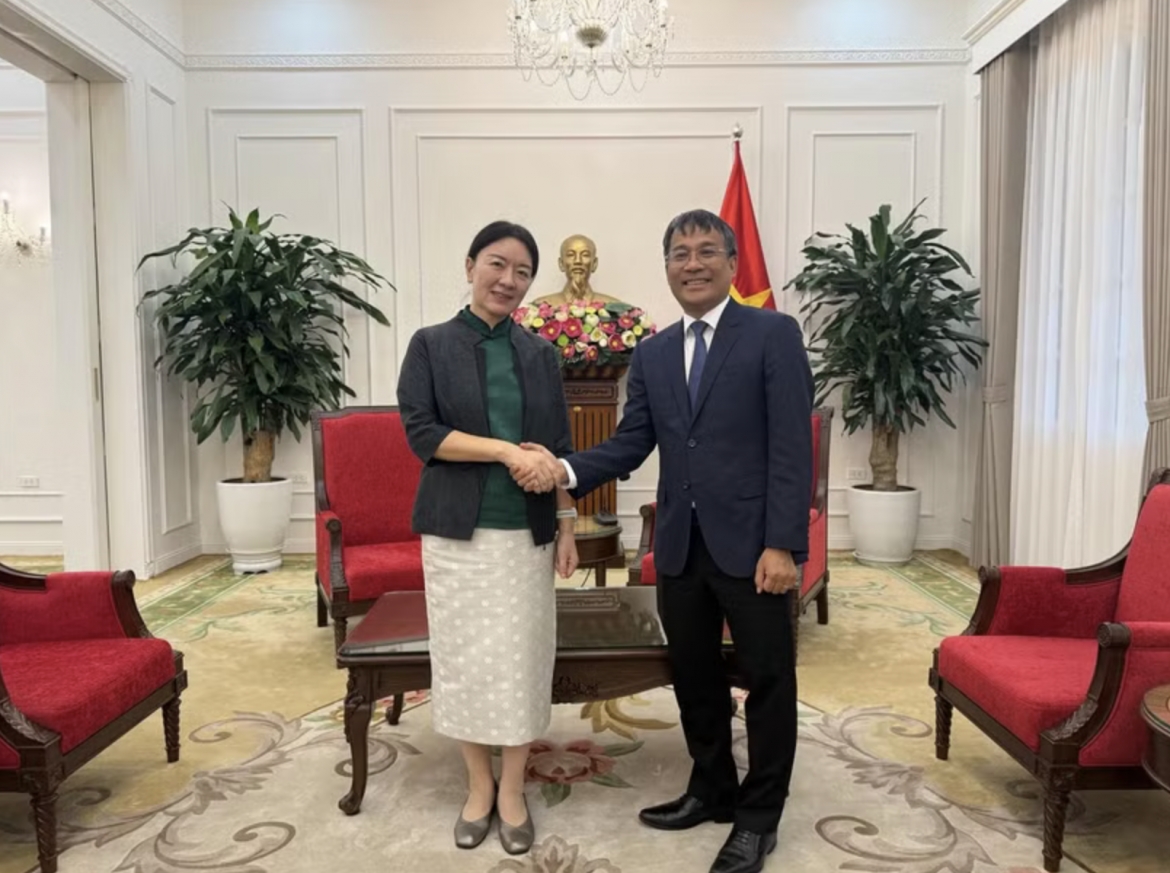 vice chairwoman of china s guangxi zhuang autonomous region welcomed in hanoi picture 1