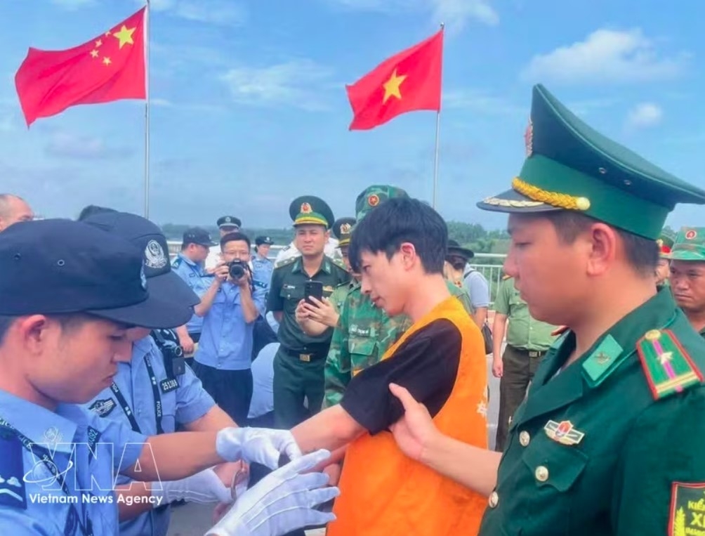 vietnam hands over 33 law violators to china picture 1