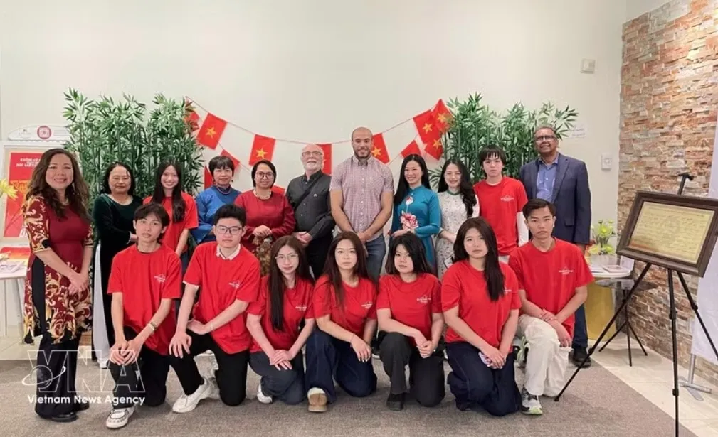 president ho chi minh s values of peace, friendship honoured in canada picture 1