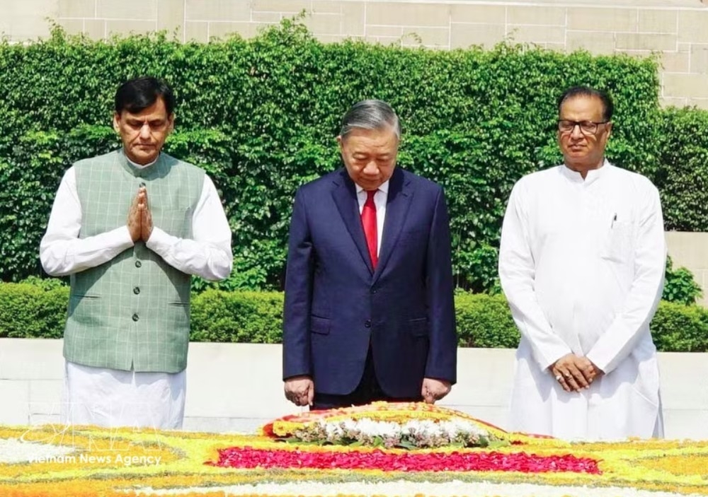 top leader pays tribute to mahatma gandhi, president ho chi minh in new delhi picture 1