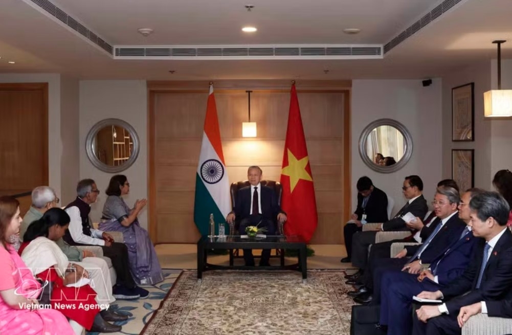 top vietnamese leader receives president of india-vietnam friendship association picture 1
