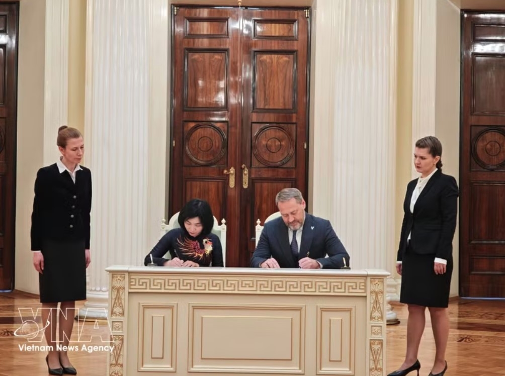 hanoi, saint petersburg seek more substantive cooperation picture 1