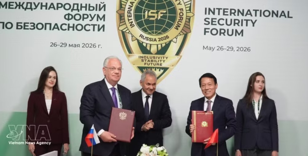 vietnam attends first international security forum in moscow picture 1