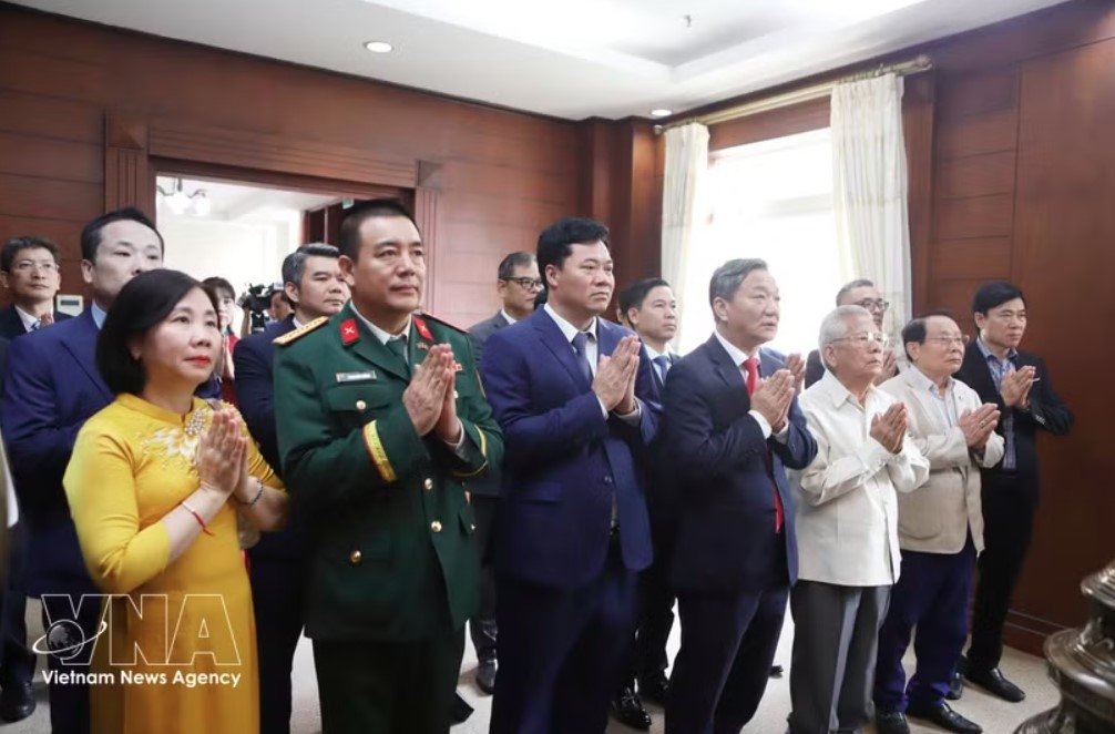 president ho chi minh s ideology, ethics and lifestyle promoted in laos picture 1