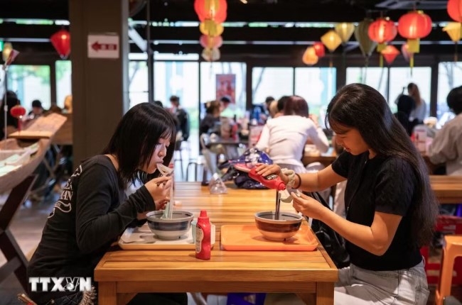 vietnamese pho wins over japanese students picture 1