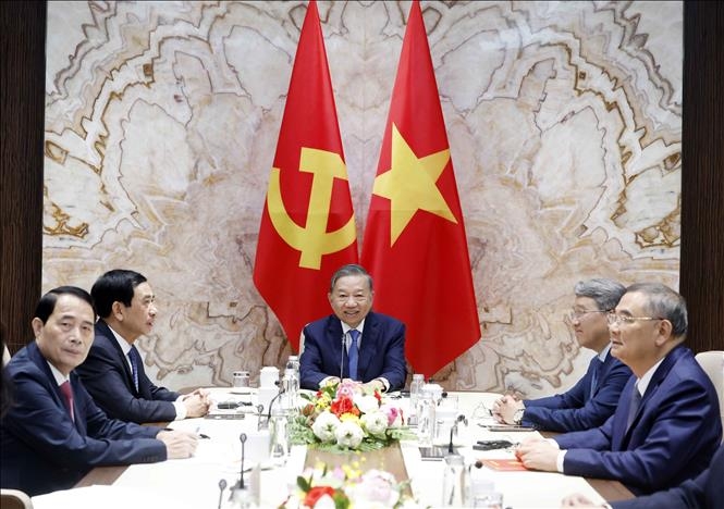 tong bi thu, chu tich nuoc to lam dien dam truc tuyen voi tong thong thuy si hinh anh 1