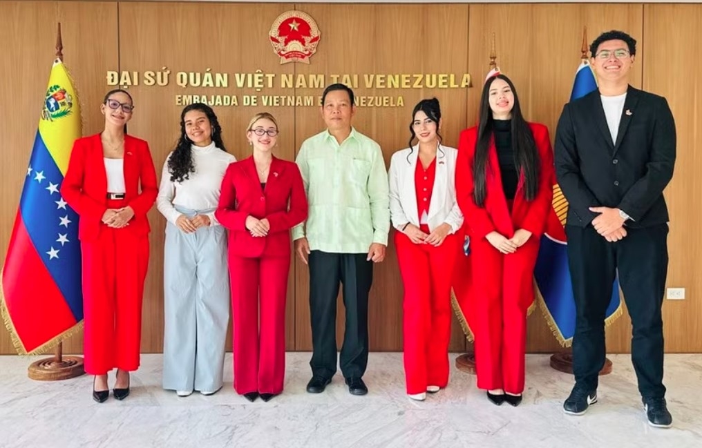venezuelan youth honours president ho chi minh s legacy picture 1
