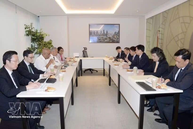 vietnam studies colombo smart port city model picture 1