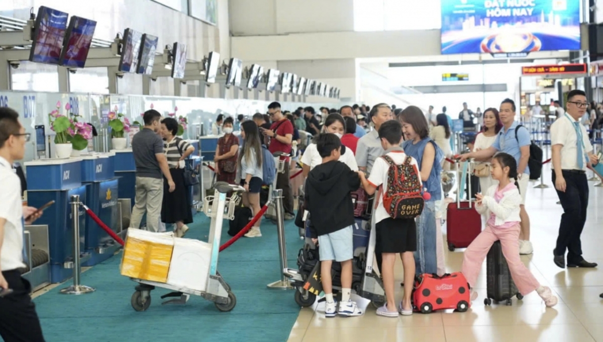 nearly 1.7 million air passengers recorded during holiday peak picture 1