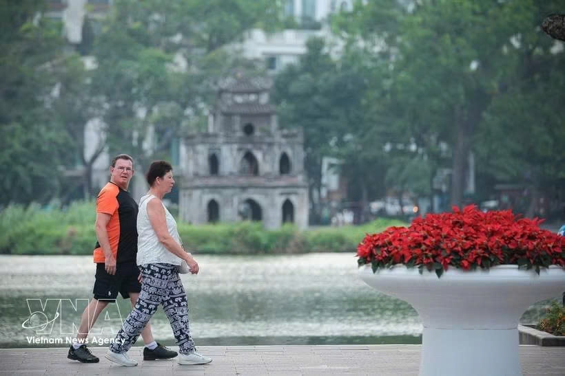 tourists surge during hung kings commemoration day, april 30 may 1 holidays picture 1