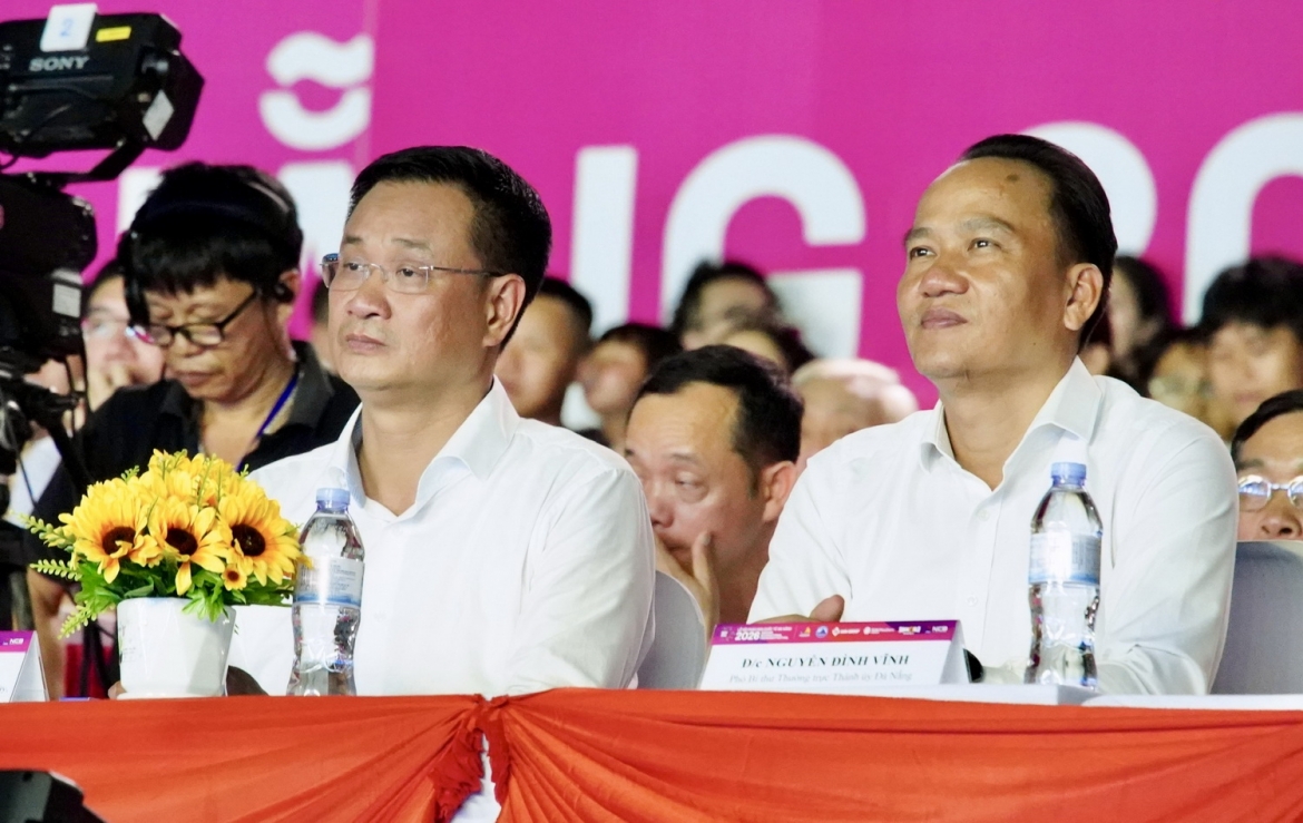 khai mac le hoi phao hoa quoc te Da nang 2026 Da nang - nhung chan troi ket noi hinh anh 1