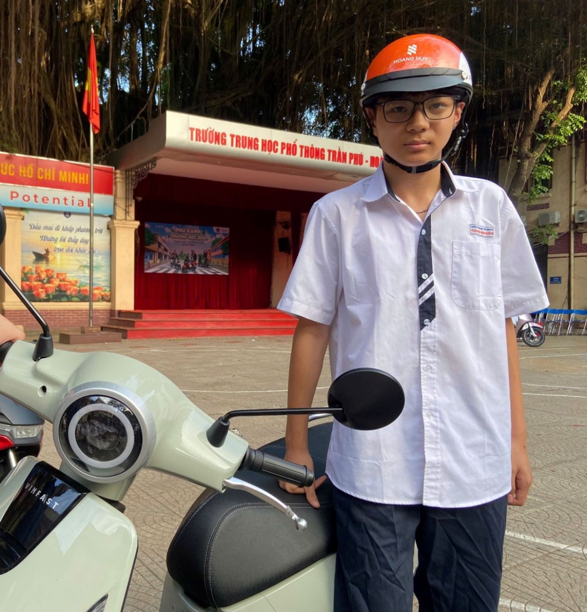 vinfast evo lite ghi diem tuyet doi voi hoc sinh ha noi hinh anh 2