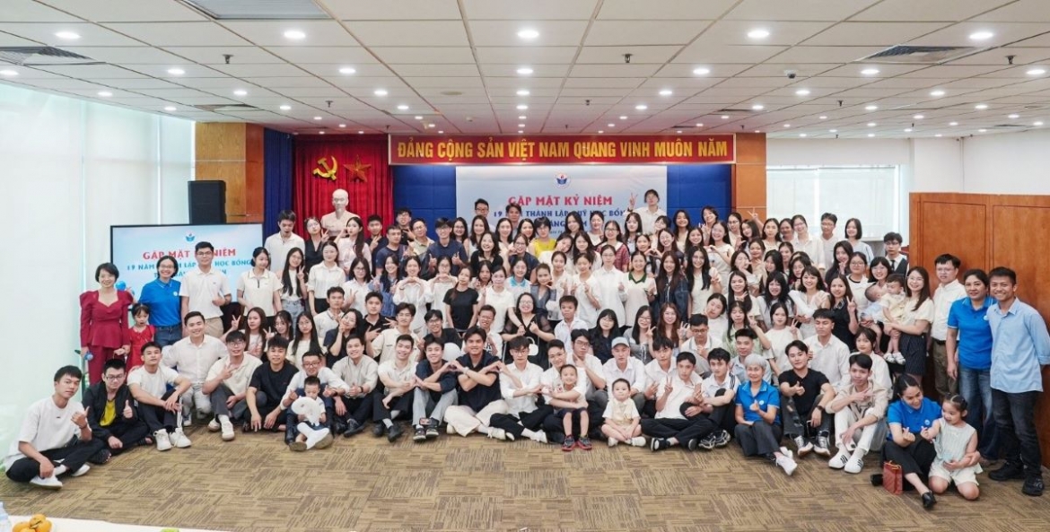 hanh trinh ben bi lan toa gia tri nhan van hinh anh 3