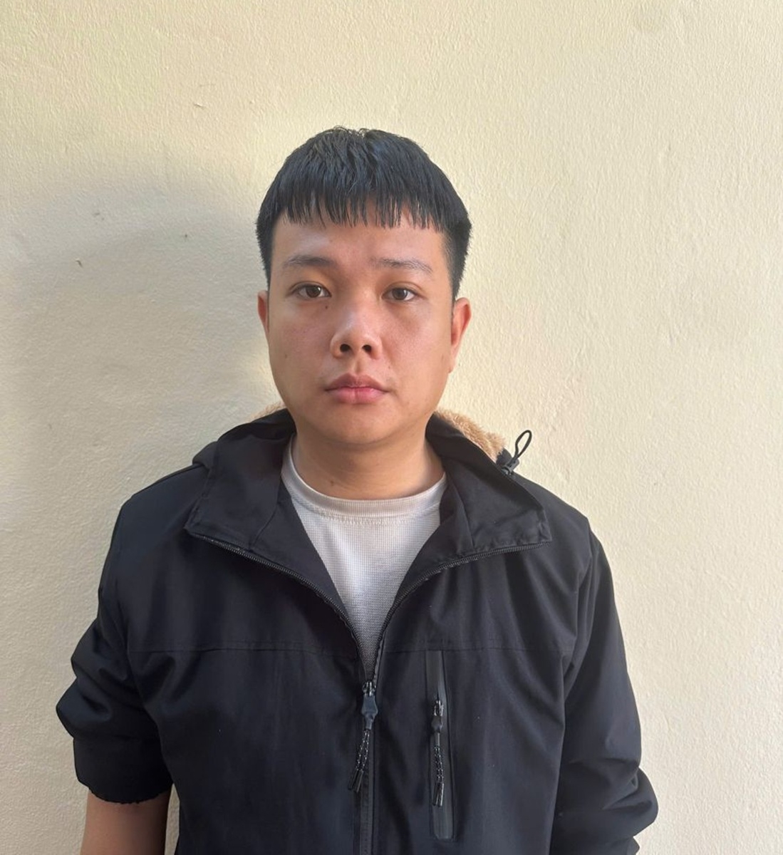 bi khoi to vi ban 5 cay gay bi-a cua chu quan de tra no hinh anh 1