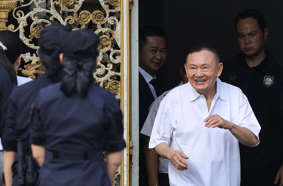 cuu thu tuong thai lan thaksin shinawatra duoc ra tu truoc thoi han hinh anh 1