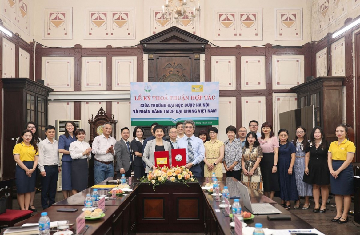 pvcombank va truong Dai hoc duoc ha noi phat trien he sinh thai tai chinh giao duc hinh anh 1