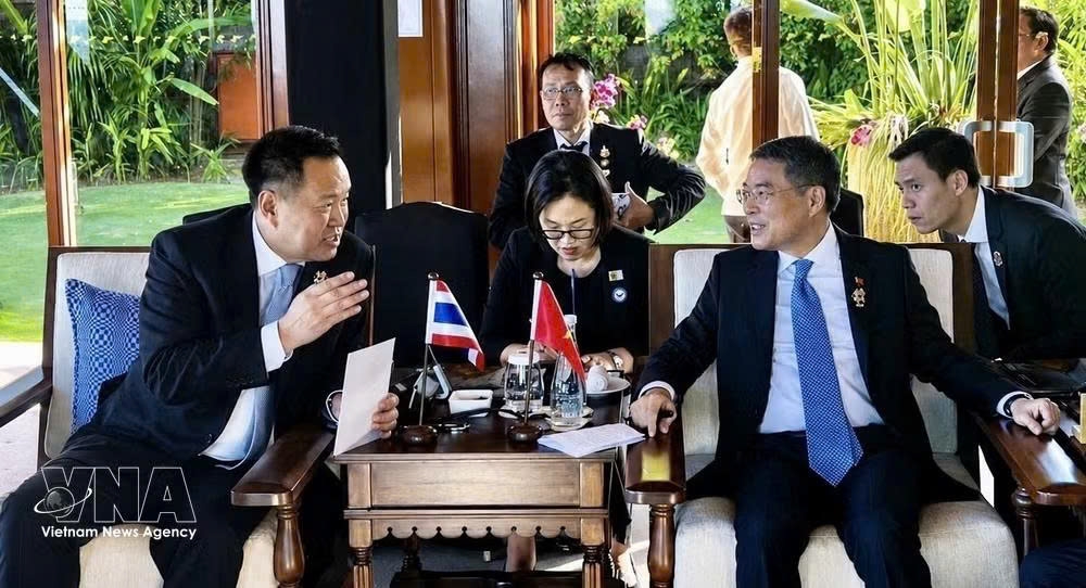 vietnamese pm meets leaders of singapore, thailand, indonesia picture 2