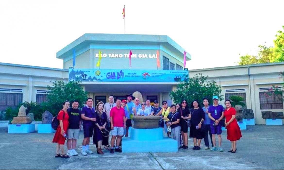 australian famtrip delegation explores tourist attractions in quy nhon picture 1