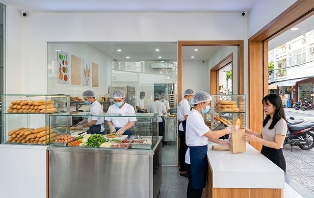 nguy co ngo doc banh mi mua nong Dung bo qua cac dau hieu nay khi mua hinh anh 1