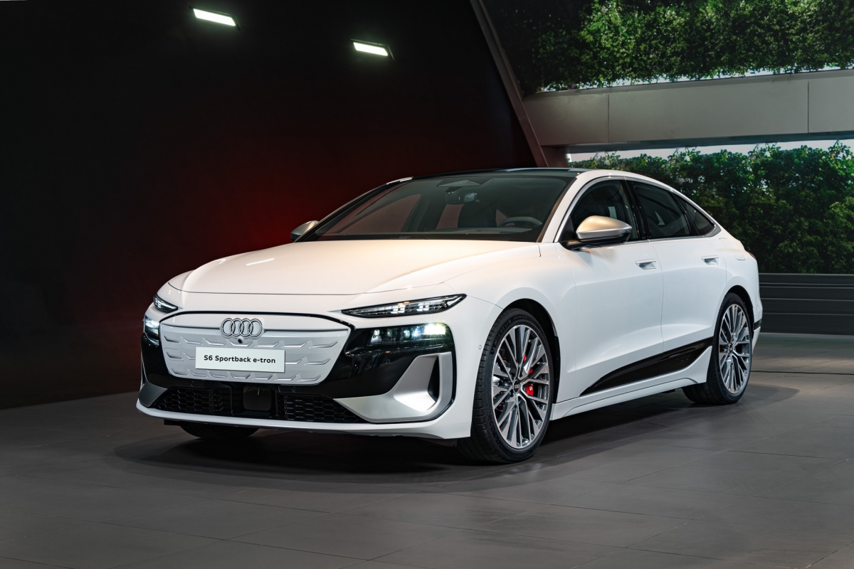 kham pha audi s6 sportback e-tron thuan dien gia tu 4,199 ty dong tai viet nam hinh anh 1