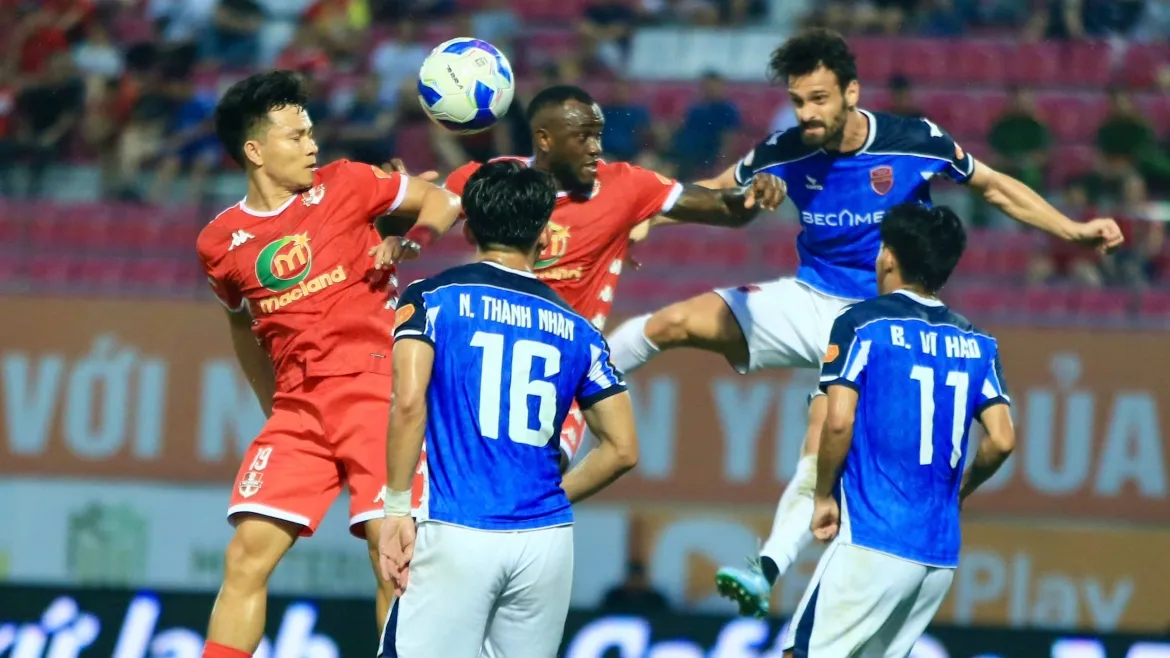 bat ngo cai ten roi vao vong xoay tru hang v-league 2025 2026 hinh anh 2