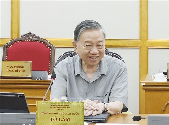 bo chinh tri cho y kien hoan thien the che de tp.hcm phat trien ben vung hinh anh 1