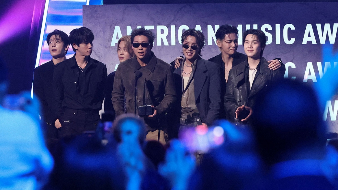 bts, twice, katseye va kpop demon hunters thong tri le trao giai amas 2026 hinh anh 2