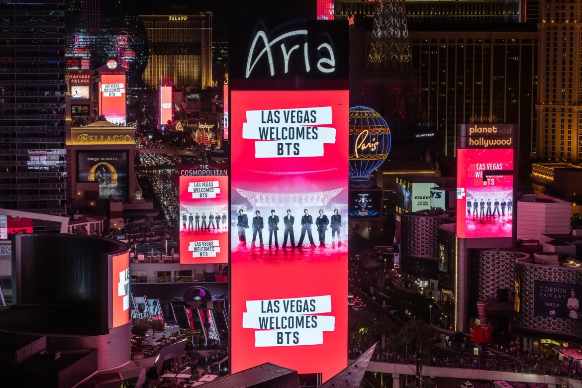 las vegas nhuom do vi bts quyen luc chua tung co cua k-pop hinh anh 4