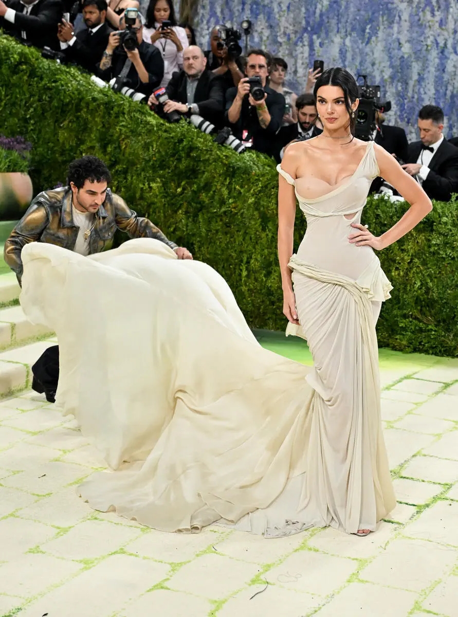 blackpink do sac dan my nhan quoc te tai met gala 2026 hinh anh 14
