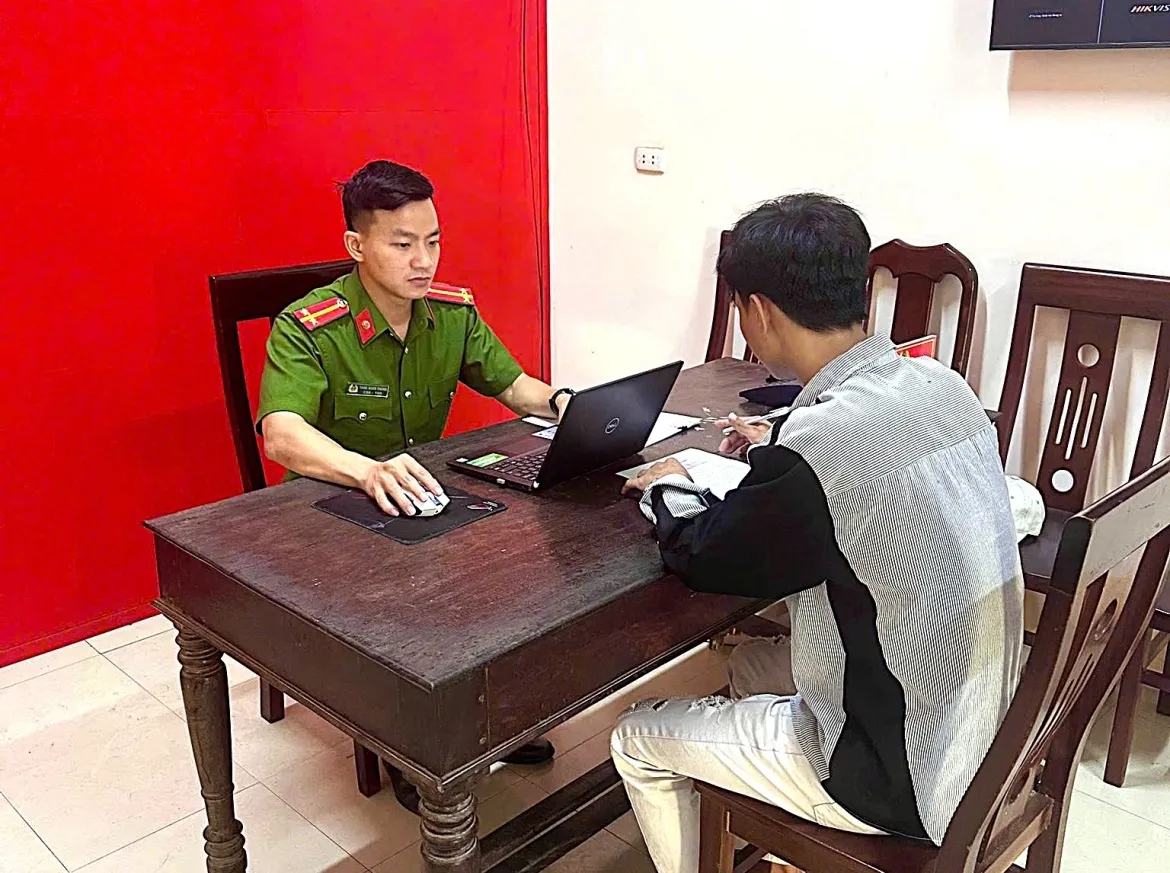 trieu tap nguoi dan ong tum toc, danh phu nu tai quan bida o nghe an hinh anh 1