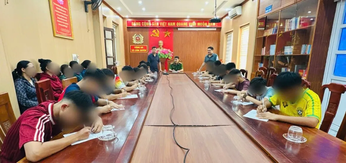 ha tinh ngan chan 21 thanh thieu nien mang hung khi di giai quyet mau thuan hinh anh 3
