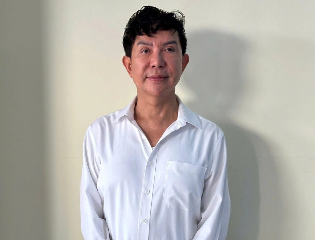 long nhat truoc khi bi bat vi ma tuy thi phi bua vay va cac scandal gay tranh cai hinh anh 1