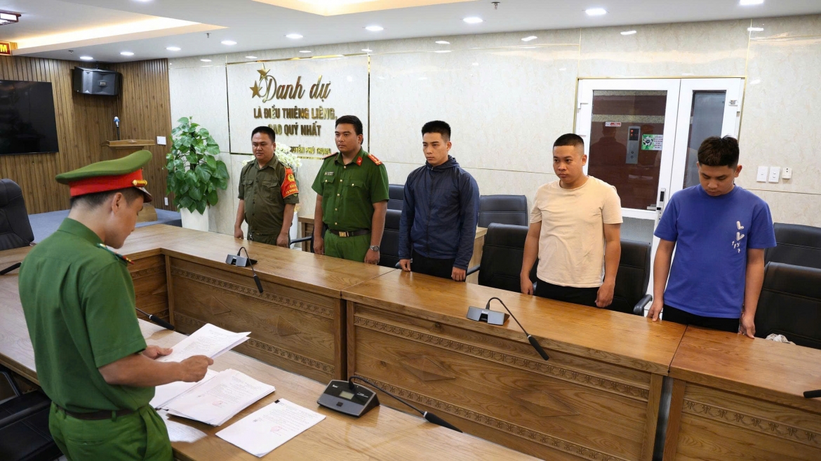 Da nang triet xoa o nhom buon ban khi cuoi hinh anh 1