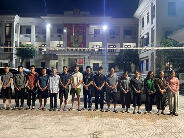 Dot kich soi bac xoc dia lien tinh an minh trong rung sau nghe an hinh anh 1