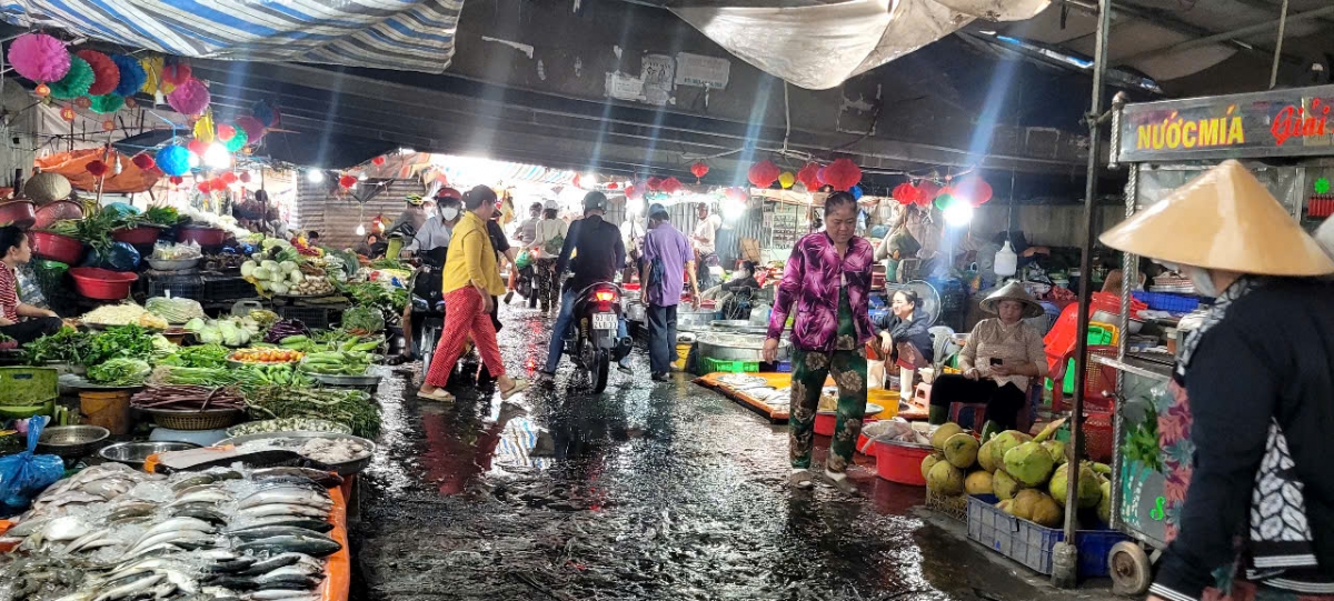cho cai be Dong thap noi lo mat an toan giao thong va chay no hinh anh 2