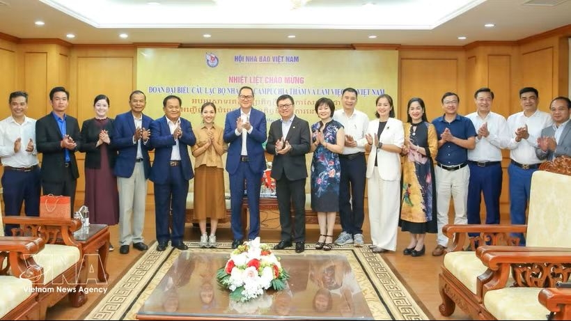 vietnamese, cambodian journalists strengthen cooperation picture 1
