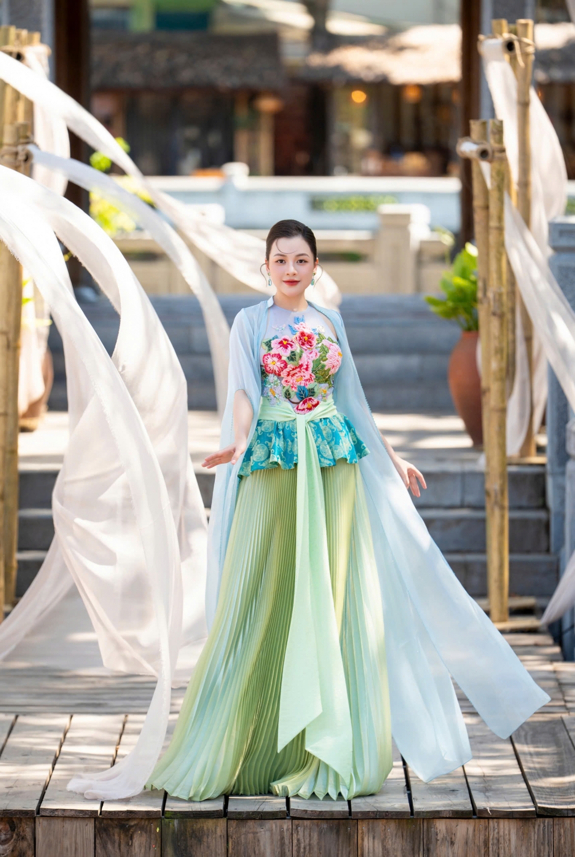 tinh than vui tuoi cua tranh dan gian Dong ho duoc tai hien bang thoi trang hinh anh 4