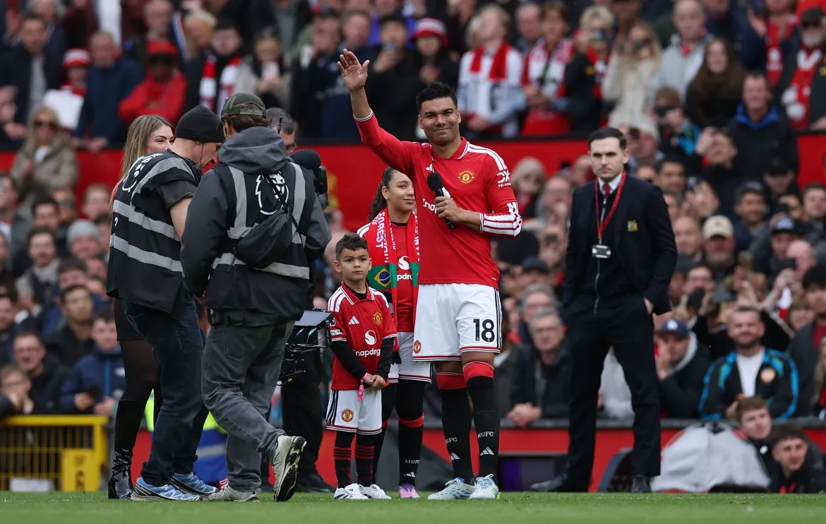 casemiro noi loi gan ruot sau tran mu 3-2 nottingham lam lay dong old trafford hinh anh 2