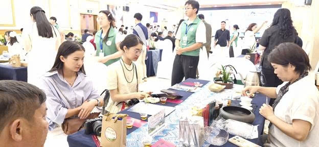 che viet quang ba tai ngay quoc te che o quang tay, mo rong co hoi hop tac hinh anh 2