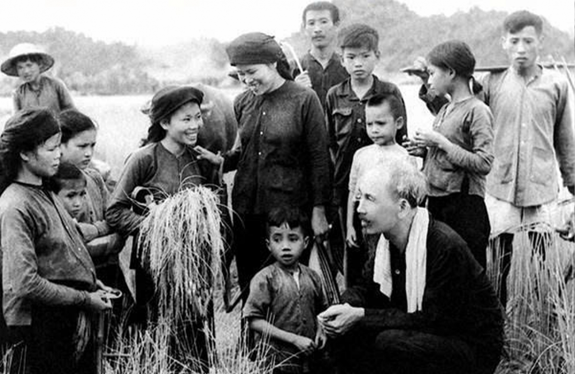  niem tin khong trao ban mot chieu ma hinh thanh tu thuc tien phuc vu nhan dan hinh anh 2