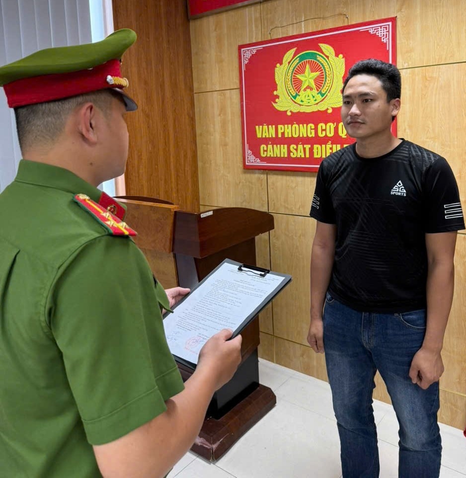 ban xe roi dung chia khoa du phong trom lai dem cam co, doi tuong bi khoi to hinh anh 1