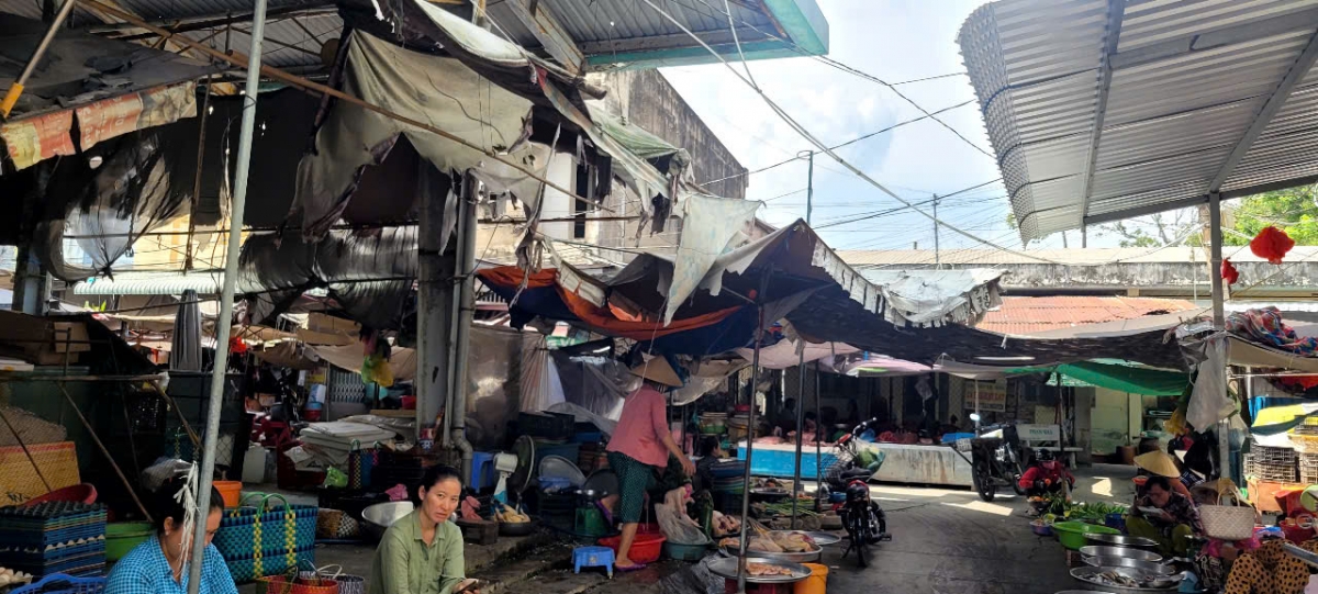 cho cai be Dong thap noi lo mat an toan giao thong va chay no hinh anh 3