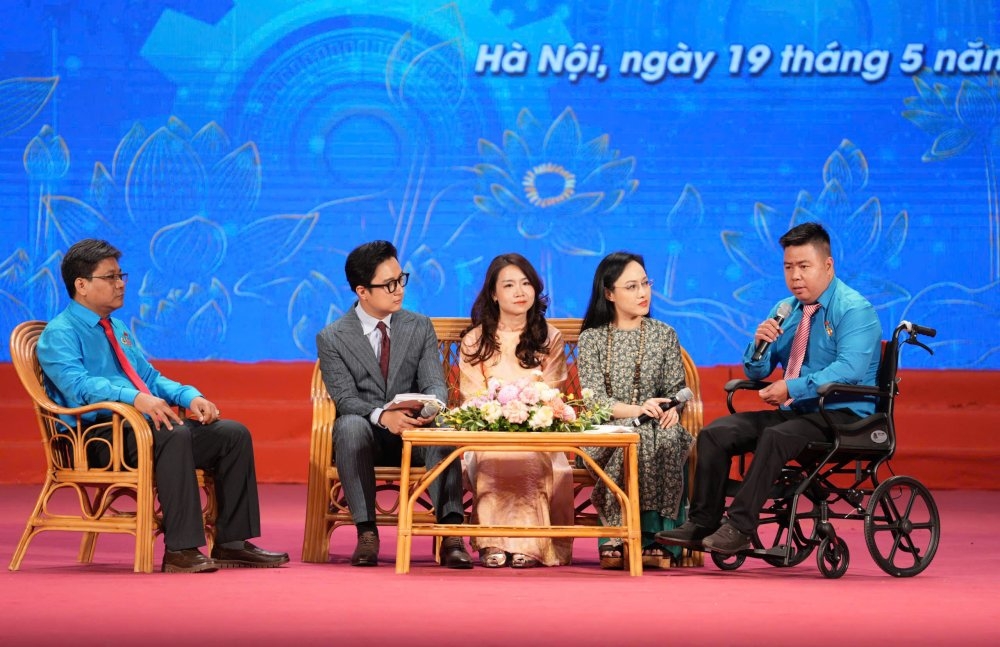 "Học Bác không phải bằng khẩu hiệu mà bằng hành động cụ thể, hiệu quả thực chất"