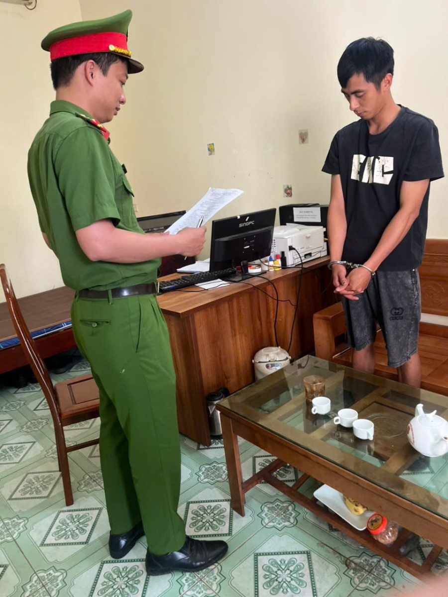 loi dung so ho, thanh nien 9x trom tien tai bai do xe cua benh vien o hung yen hinh anh 1