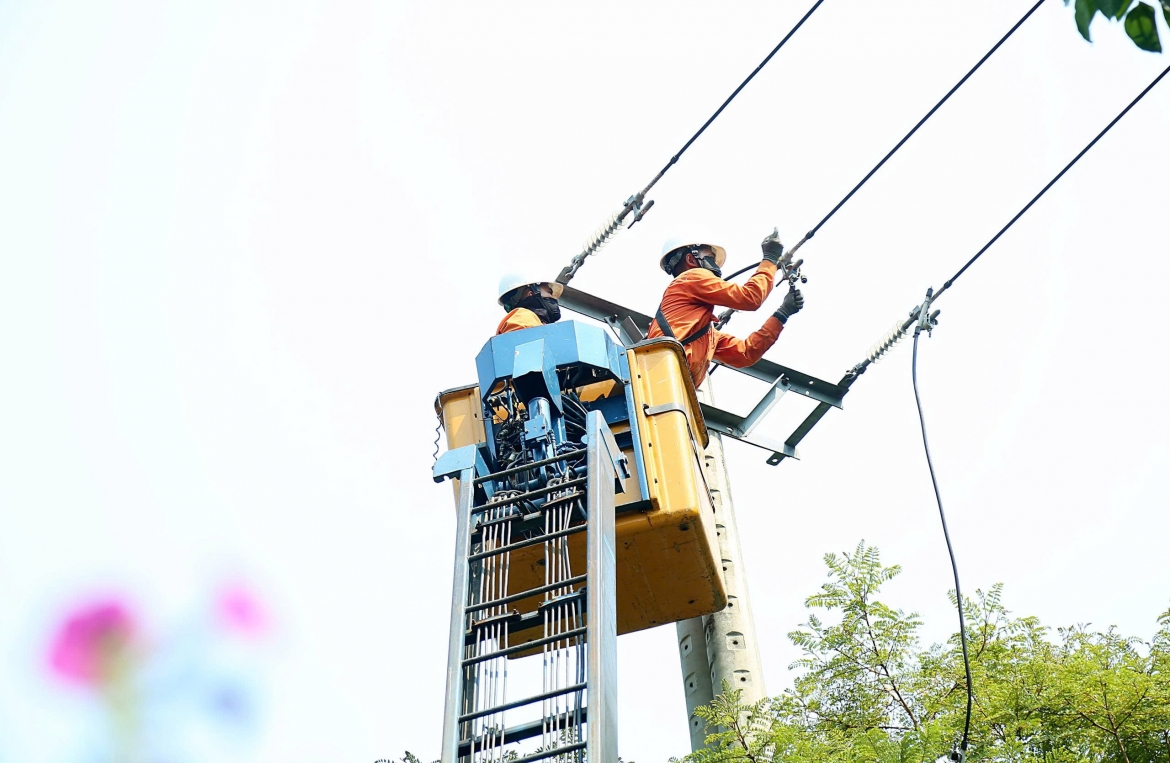 he thong dien mien trung tay nguyen lap dinh, vuot moc 100 trieu kwh ngay hinh anh 1