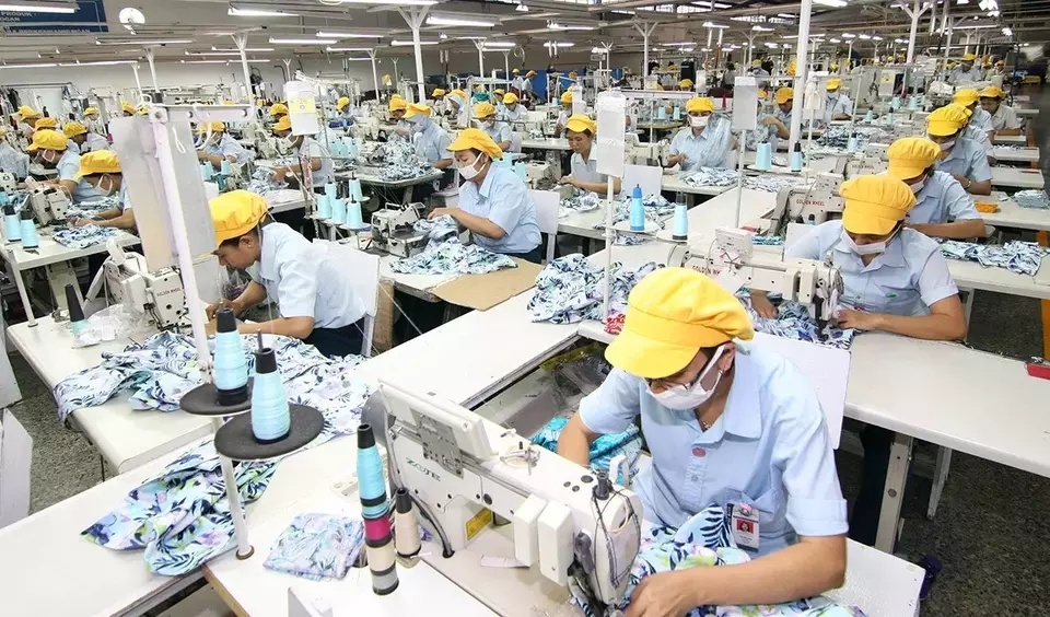 Ngành sản xuất của Indonesia trong tháng 4 giảm mạnh nhất trong năm qua